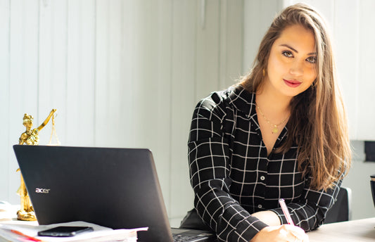 Cómo Nace la Relación Laboral